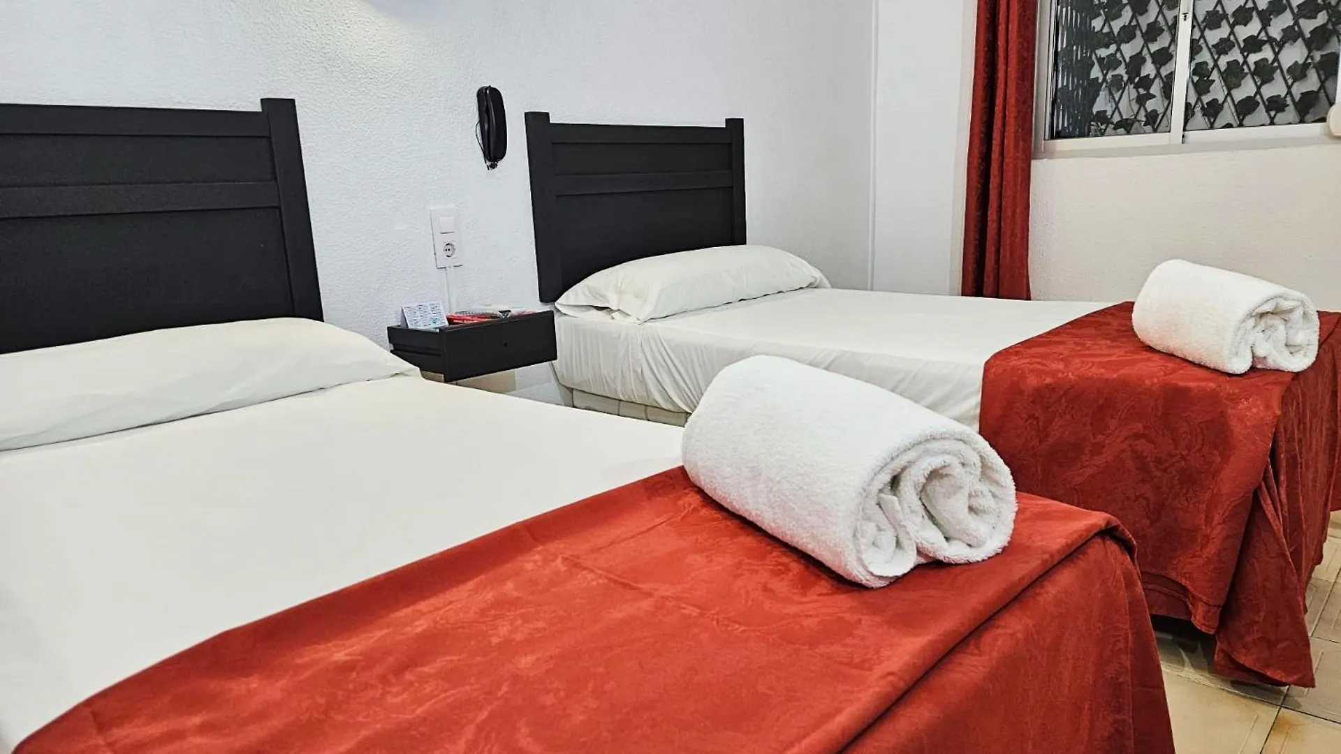 **  Hotel San Vicente - Centro Playa Conil De La Frontera Spain