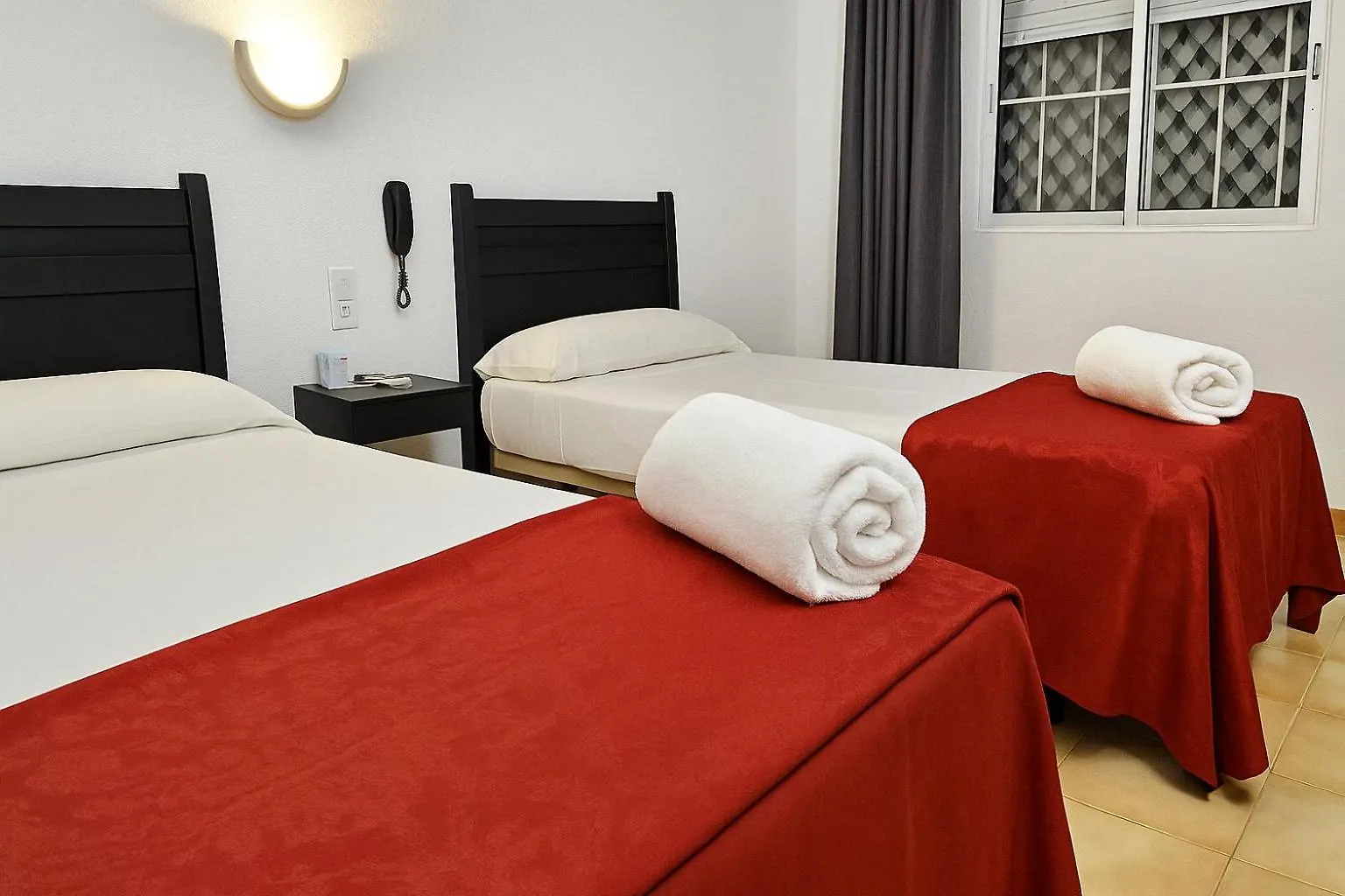 Hotel San Vicente - Centro Playa Conil De La Frontera